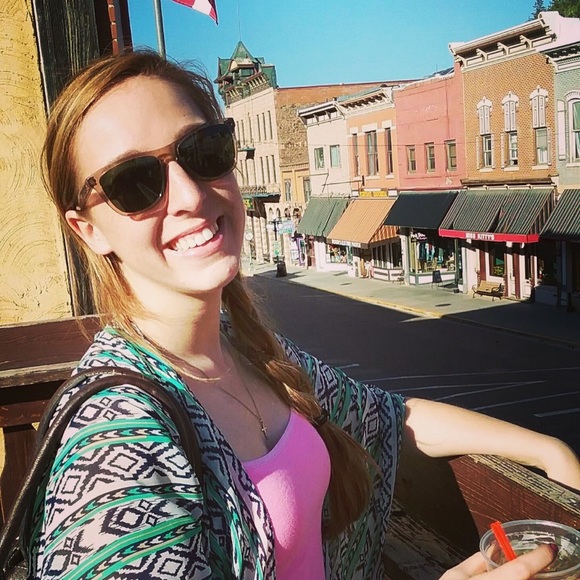 Meet your Posher, Cassidie - Picture 3 of 3